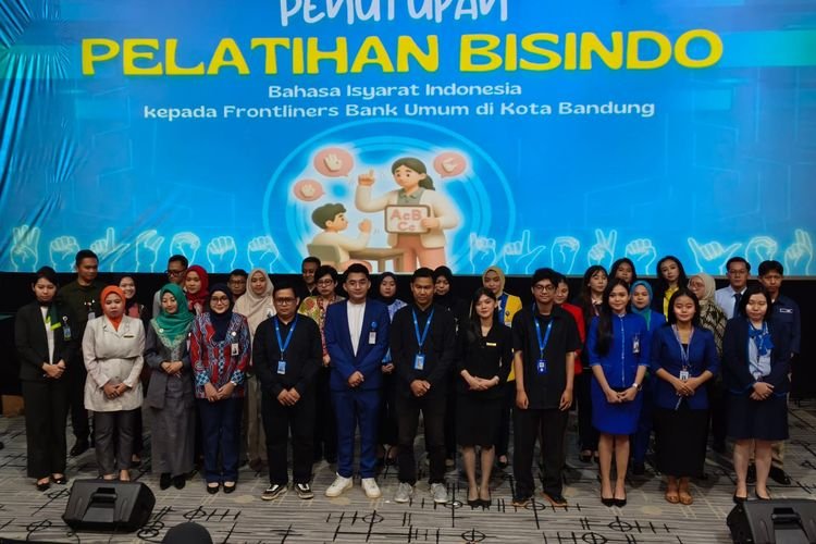 OJK Jabar Latih Frontliner Bank dengan Bisindo, Perkuat Akses Keuangan Inklusif