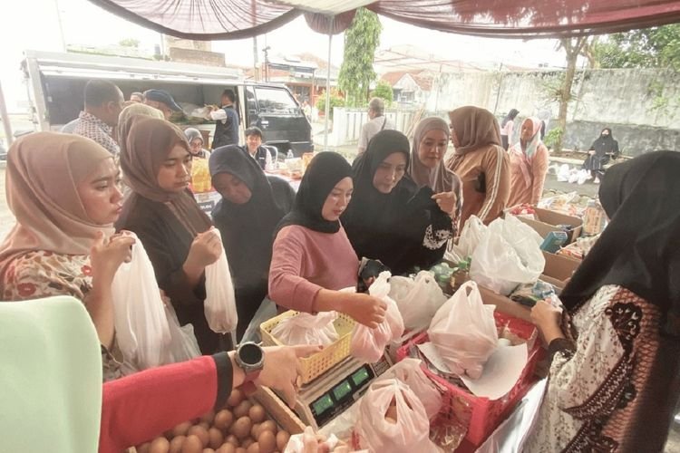 Disperindag Jabar Gelar Pasar Murah Jelang Iduladha, Kebutuhan Pokok Dijual dengan Harga Terjangkau