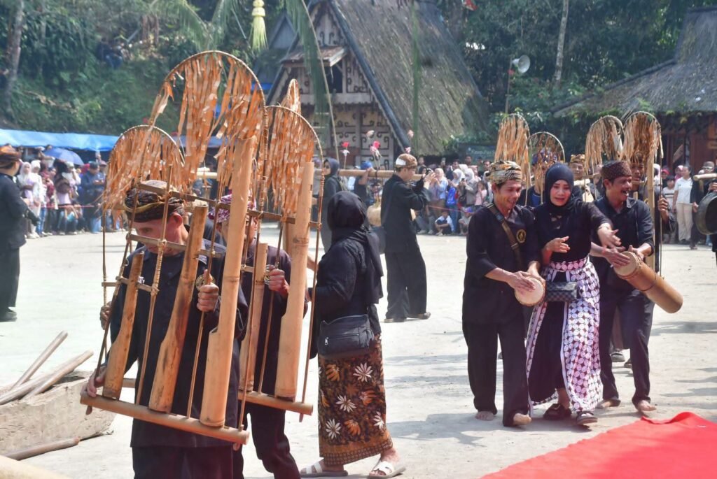 Seren Taun ke-447 Bergema dari Sinar Resmi, Tradisi Ratusan Tahun yang Tetap Menjadi Penjaga Ketahanan Pangan