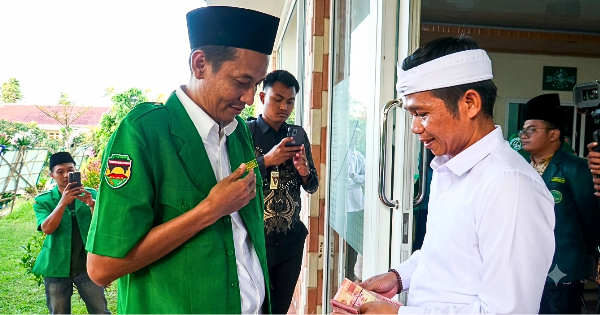Momen Hangat di PKL GP Ansor Purwakarta: Om Zein Mendadak Borong Biaya Pendaftaran Peserta!