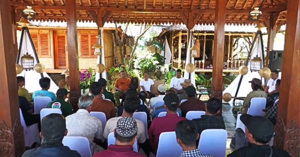 Terima Rombongan Petani di Kediaman, Bupati Purwakarta Om Zein Beri Jaminan BPJS dan Edukasi Lingkungan